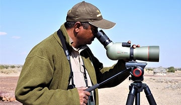 our_knowledgeable_bird_guides_are_equipped_with_tools_needs_for_wildlife_viewing_and_bird_watching